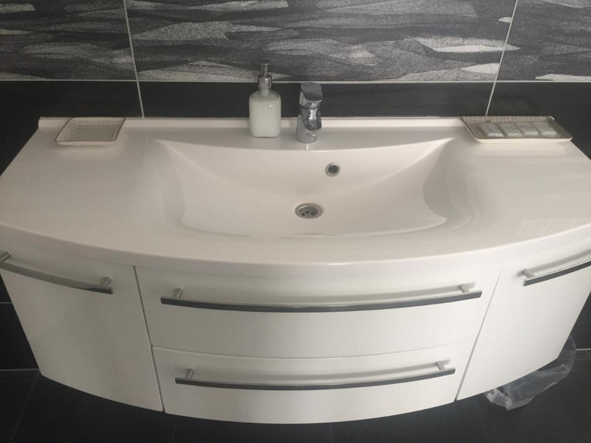 Apartman Za Radnici Вальтице Экстерьер фото