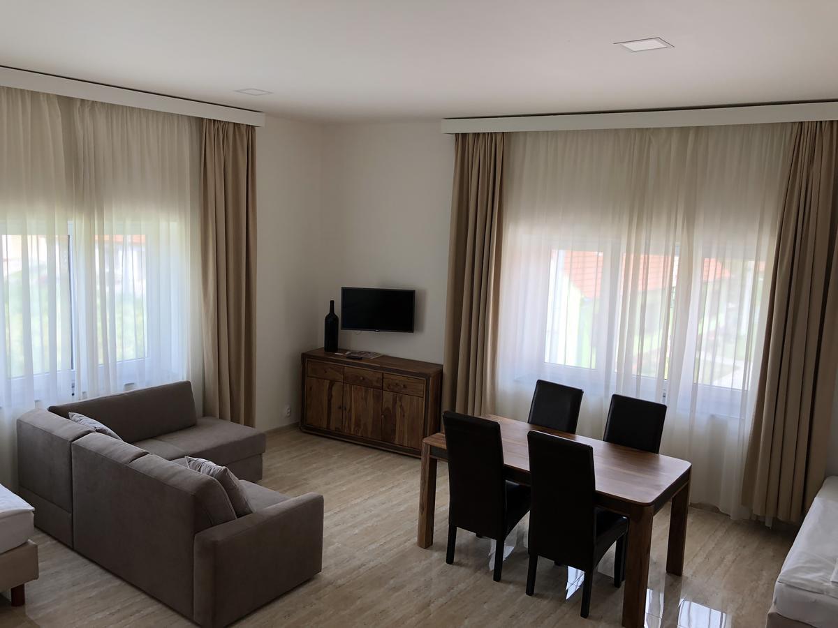 Apartman Za Radnici Вальтице Экстерьер фото